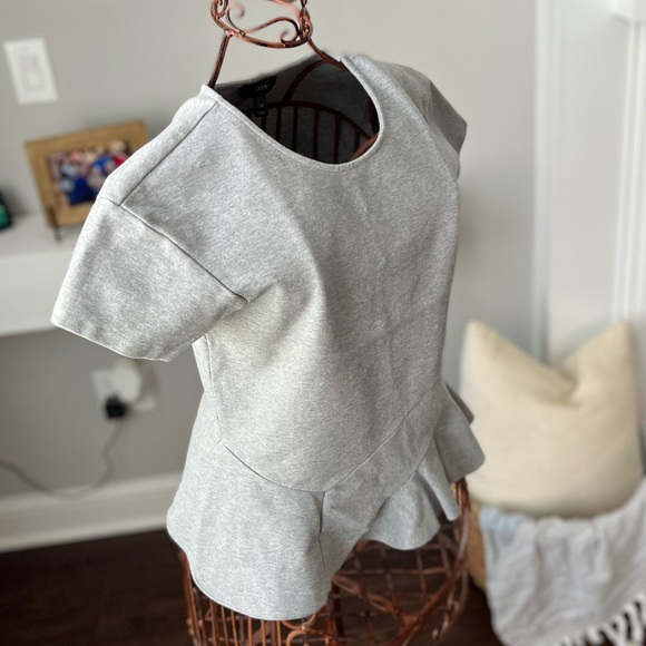 J. Crew Gray Fitted Ruffle Short Sleeve Top XS - Picture 3 of 11